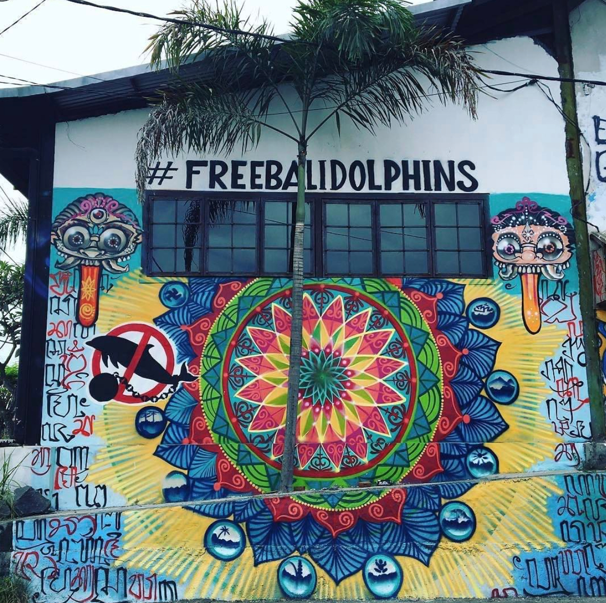 #FreeBaliDolphins mural